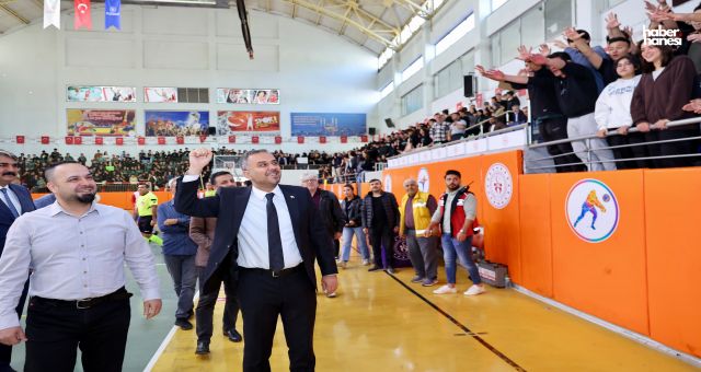 Başkan Hanifi Toptaş, 29 Ekim Futsal Finalinde Sporculara Destek Verdi