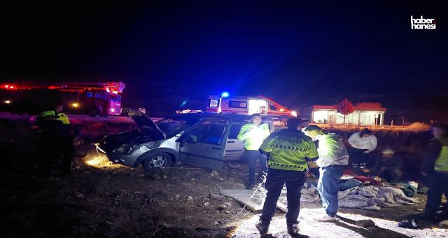 Kahramanmaraş-Gaziantep Karayolunda Hafif Ticari Araç Takla Attı: 3 Yaralı!