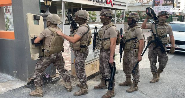 Kahramanmaraş ve Diğer 8 İlde DEAŞ Operasyonu: Tabanca ve Belgeler Ele Geçirildi