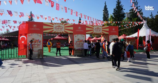 Kahramanmaraş'ta Cumhuriyet Panayırı, Çocuklara Eğlence Dolu Anlar Sunuyor