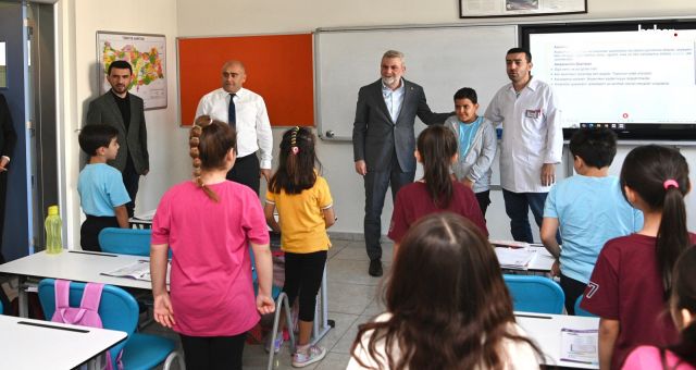 Kahramanmaraş'ta Şehit Emanetine Vefa: Başkan Görgel, Şehit Oğlunu Okuluna Uğurladı