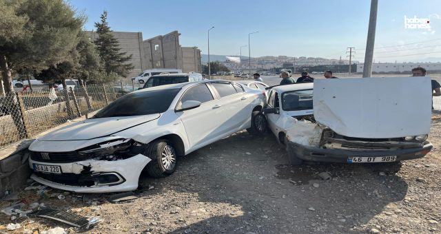 Kahramanmaraş'ta Trafik Kazası: İki Otomobil Çarpıştı, 2 Kişi Hafif Yaralandı