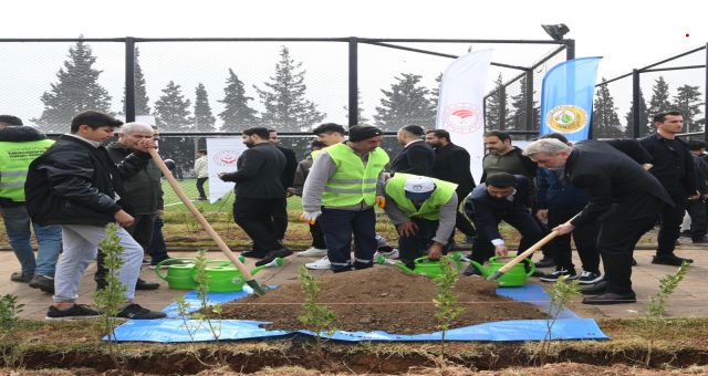 Kahramanmaraş'ta 11 Kasım Milli Ağaçlandırma Günü'nde 100 Fidan Dikildi