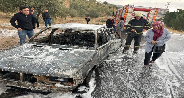 Kahramanmaraş'ta Park Halindeki Araç Alev Aldı: Kullanılamaz Hale Geldi!