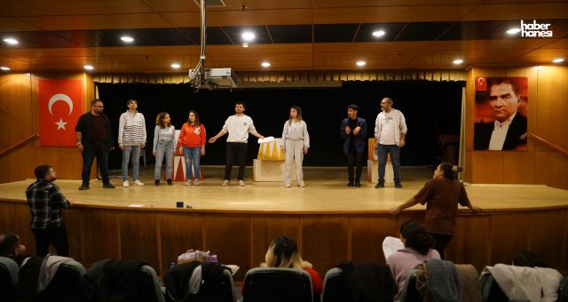 Kahramanmaraş'ın Genç Tiyatro Yıldızları Sahneye Çıkıyor