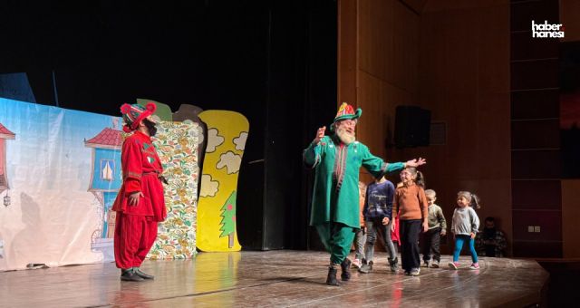 Kahramanmaraş'ta Çocuklar Hacivat ve Karagöz'ü Çok Sevdi
