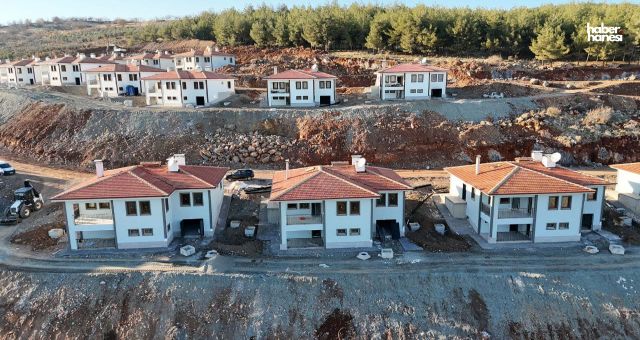 Kahramanmaraş'ta Depremzedeler İçin İnşa Edilen Köy Evleri Hızla Tamamlanıyor!