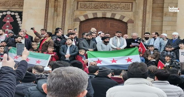 Kahramanmaraş’ta Esad Rejiminin Çöküşü Dualarla Kutlandı