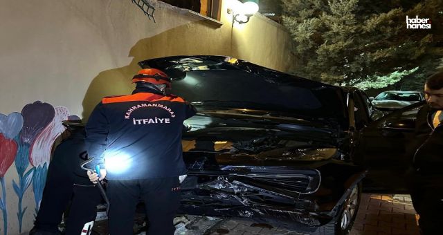 Kahramanmaraş'ta Sürücü Vites Karışıklığı Nedeniyle 3 Metreden Düştü