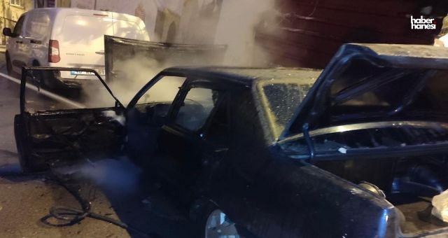 Kahramanmaraş’ta Yangın Alarmı: Park Halindeki Araç Alevler İçinde Kaldı!