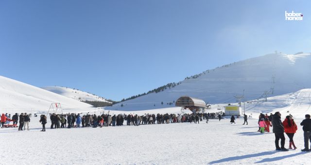 Yedikuyular Kayak Merkezi Hafta Sonu 15 Bin Kişiyi Ağırladı!