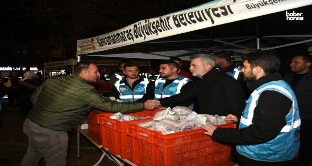 Fırat Görgel, Berat Kandili’nde Kahramanmaraşlılarla Birlikte Dua Etti