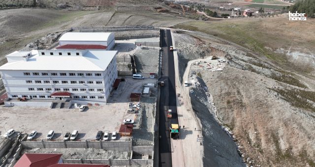 Kahramanmaraş Büyükşehirden Türkoğlu'ndaki Yeni Okula Yol Çalışması!