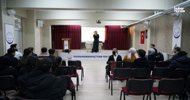 Kahramanmaraş'ta Edebiyat Rüzgarı! Gençler, Usta Yazar ve Şairlerle Buluştu