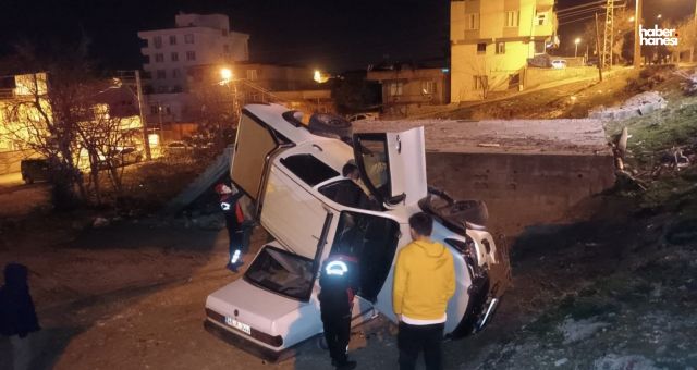 Kahramanmaraş'ta Gece Yarısı Feci Kaza: Pikap Park Halindeki Araca Çarptı!
