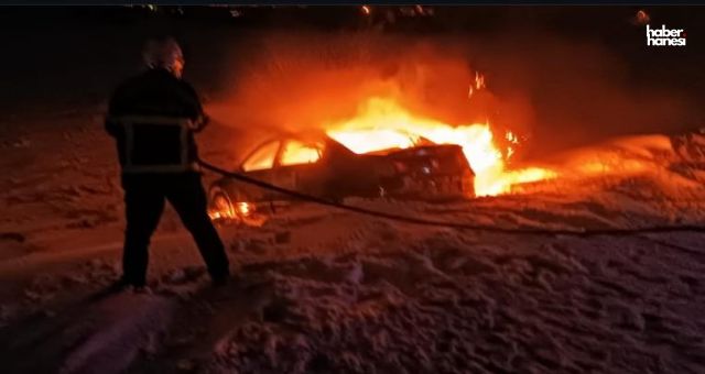 Afşin’de Seyir Halindeki Otomobil Alev Aldı: Araç Kullanılamaz Hale Geldi