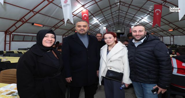 Başkan Toptaş, İlk İftarını Depremzedelerle Yaptı