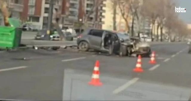 Kahramanmaraş’ta Feci Kaza! Kontrolden Çıkan Otomobil Refüjü Aşıp Ağaca Çarptı