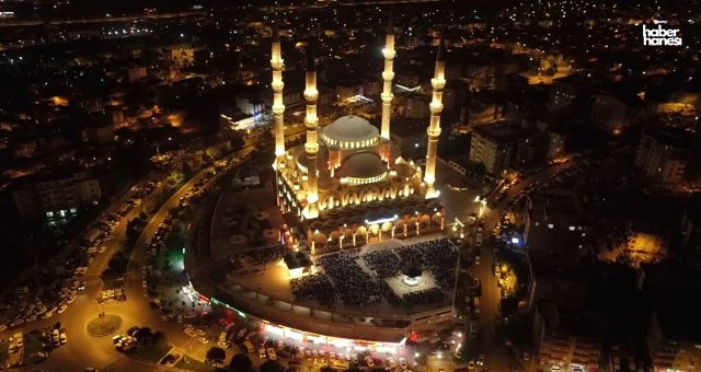 Kahramanmaraş’ta Kadir Gecesi Yoğunluğu: Camilerde Yer Kalmadı