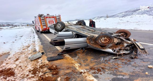 Kahramanmaraş’ta Kaza! Buzlu Yolda Kontrolden Çıkan Araç Takla Attı