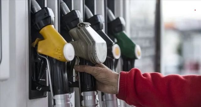 Akaryakıta İndirim Yağmuru: Motorine ve Benzine Büyük Düşüş Geliyor