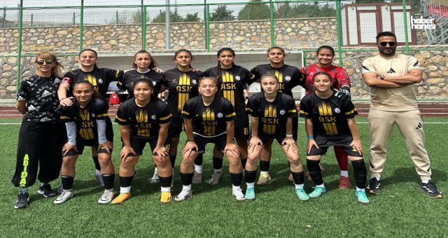 Adil Sani Konukoğlu Spor Lisesi'nin Futbol Takımları Türkiye Finallerinde!