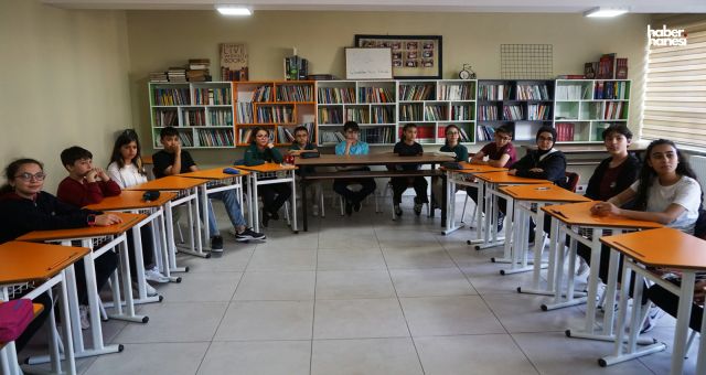 Çocuklar Bilim ve Felsefeyle Buluştu: Şiir ve Edebiyat Günlerinde Özel Atölye