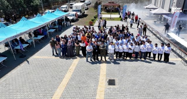 İstiklal Üniversitesi’nde Öğrencilere Moral Desteği: 500 Kilo İrişkit İkramı