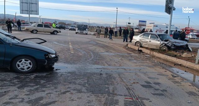 Kahramanmaraş Afşin'de Kavşakta Kaza: 2 Yaralı!