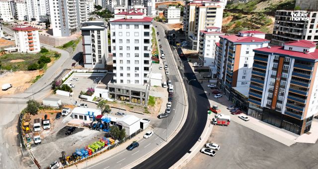 Kahramanmaraş Büyükşehirden Yol Yatırımı: Vadi Mahallesi’nde Asfalt Çalışması!
