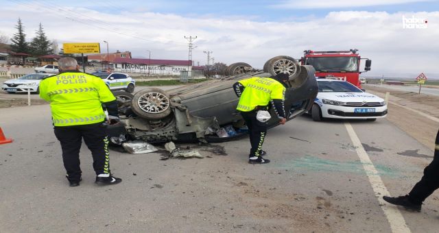 Kahramanmaraş’ın Afşin İlçesinde Trafik Kazası: Araç Ters Döndü, 2 Yaralı