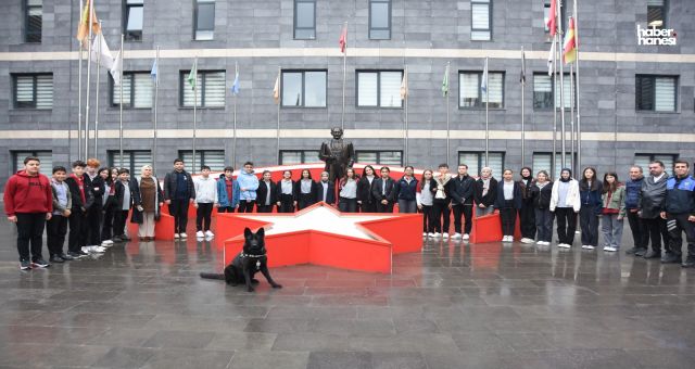 Kahramanmaraş’ta Polis Haftası Coşkusu: Minik Yüreklerden Anlamlı Ziyaret!