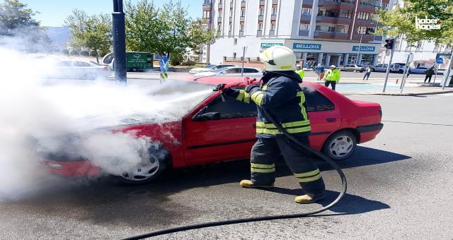 Kahramanmaraş’ta Seyir Halindeki Otomobilin Motoru Alev Aldı