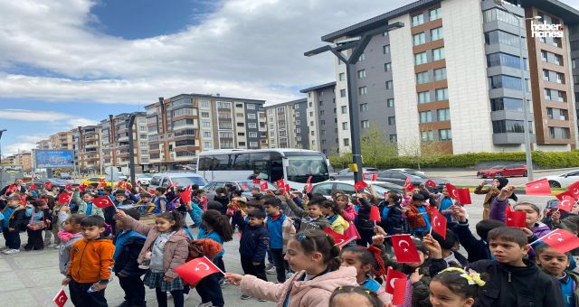 Şehitkamil’de Tiyatro Coşkusu: 15 Bin 600 Çocuk Sanatla Buluştu