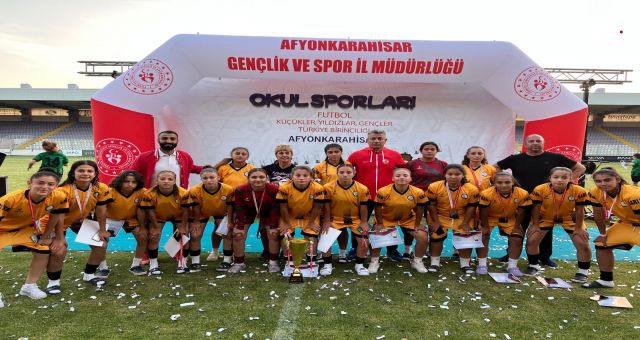 Adil Sani Konukoğlu Spor Lisesi'nden Futbolda Çifte Sevinç!