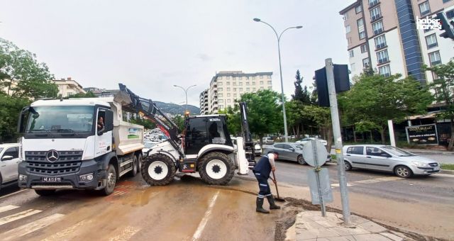 Kahramanmaraş Büyükşehir, Sağanak Yağış Sonrası Yolları Temizledi