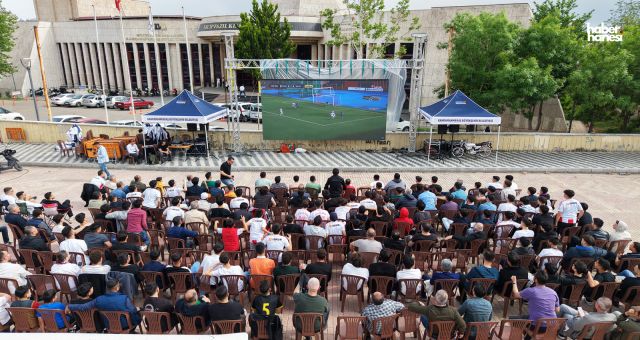Kahramanmaraş Tek Yürek! Dev Ekranda Play-Off Heyecanı
