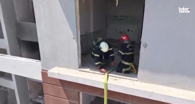 Kahramanmaraş’ta Ağır Hasarlı Binada Korkutan Yangın