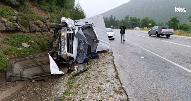 Kahramanmaraş'ta Yağmur Kazaya Neden Oldu: Kamyonet Devrildi!