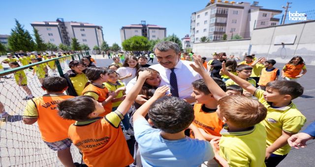 Bakan Yusuf Tekin Kahramanmaraş’ta Okulları Ziyaret Etti