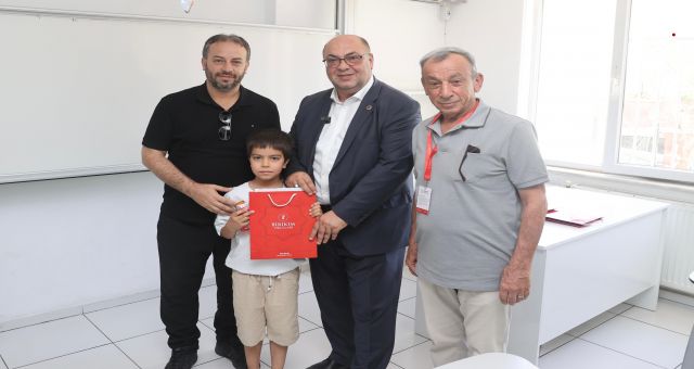 Başkan Akpınar’dan Karne Alan Öğrencilere Tebrik ve Tatil Mesajı