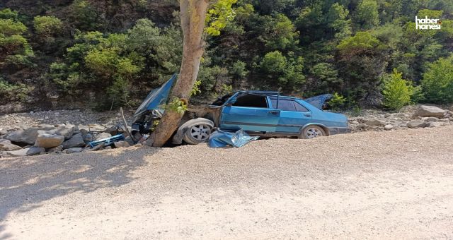 Kahramanmaraş Andırın’da Feci Kaza: Otomobil Ağaca Çarptı, 2 Yaralı!