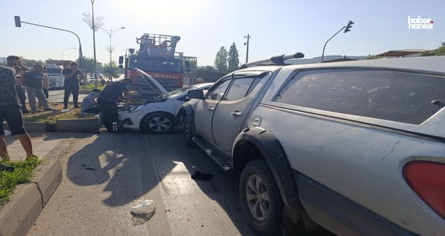 Araçta Sıkıştı, İtfaiye Kurtardı: Kahramanmaraş’ta Kaza Paniği