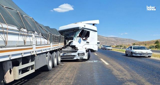 Kahramanmaraş’ta Tır Tıra Çarptı! Sürücü Yaralı Olarak Kurtarıldı