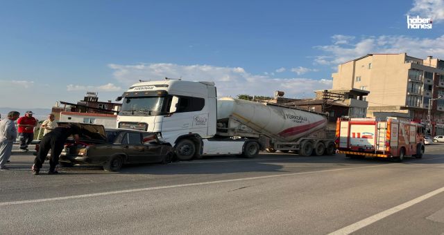 Kahramanmaraş’ta TIR ve Otomobil Köprüde Çarpıştı: 1 Yaralı