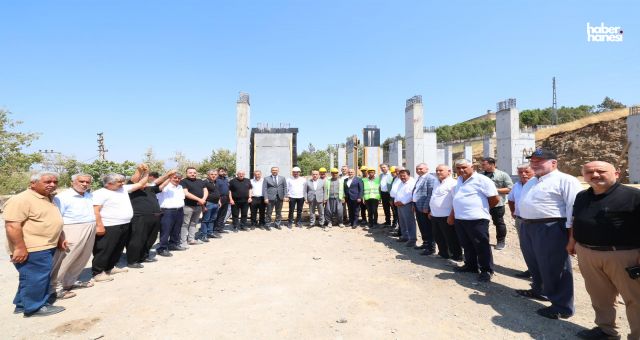 Başkan Toptaş ve Kirişçi, Kale Mahallesi’ndeki Gençlik Merkezi’ni Yerinde İnceledi