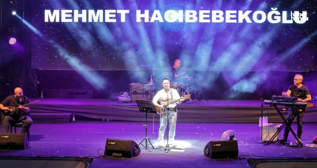 Kahramanmaraş’ın Sevilen Sanatçısı Hacıbebekoğlu, Fuar Sahnesinde!
