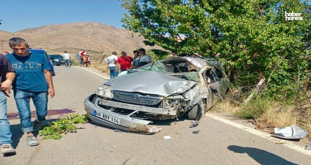 Kahramanmaraş’ta Gençlerin Bindiği Araç Ağaca Çarptı: 3 Kişi Yaralandı