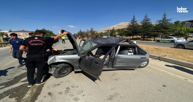 Kahramanmaraş’ta Kavşakta Can Pazarı: Otomobil Hurdaya Döndü