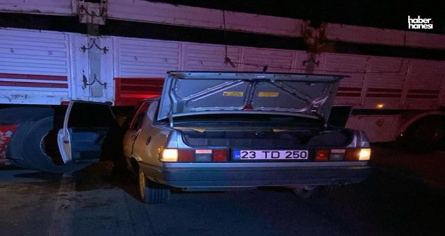 Kahramanmaraş'ta Tıra Yandan Çarpan Otomobilde Sürücü Yaralandı